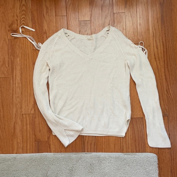 A sweater from Garage in a XS - Picture 1 of 5